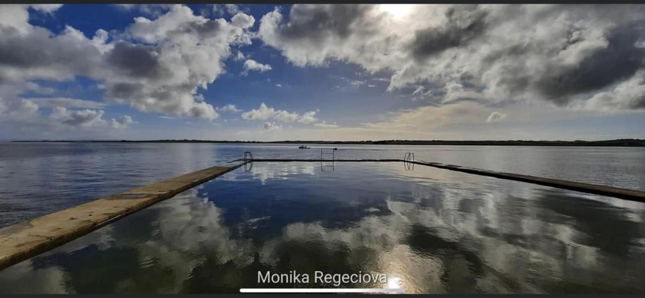 Seascape On The Edge Of Town: 4 Beds All Ensuite. Belmullet Dış mekan fotoğraf