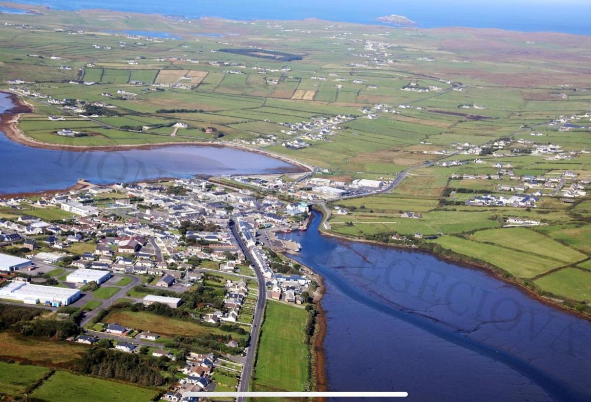 Seascape On The Edge Of Town: 4 Beds All Ensuite. Belmullet Dış mekan fotoğraf